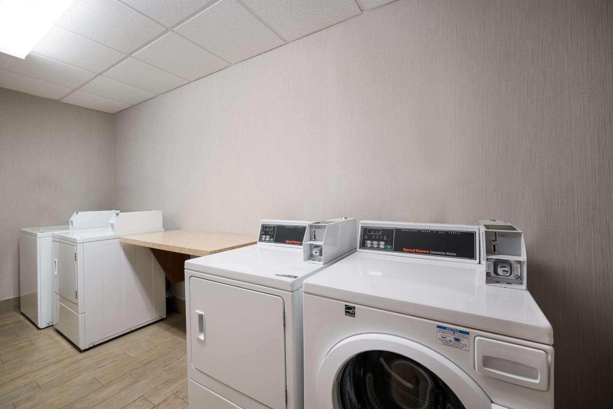Hampton Inn Mchenry Kültér fotó